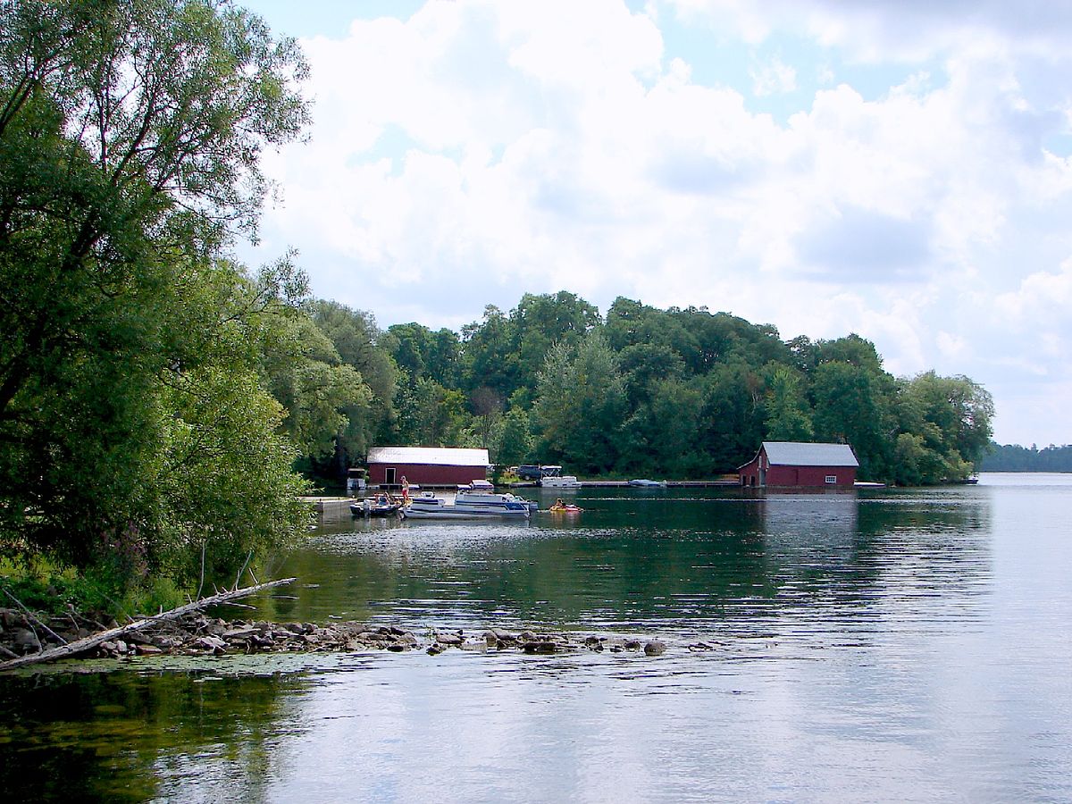 Holiday rentals Sharbot Lake