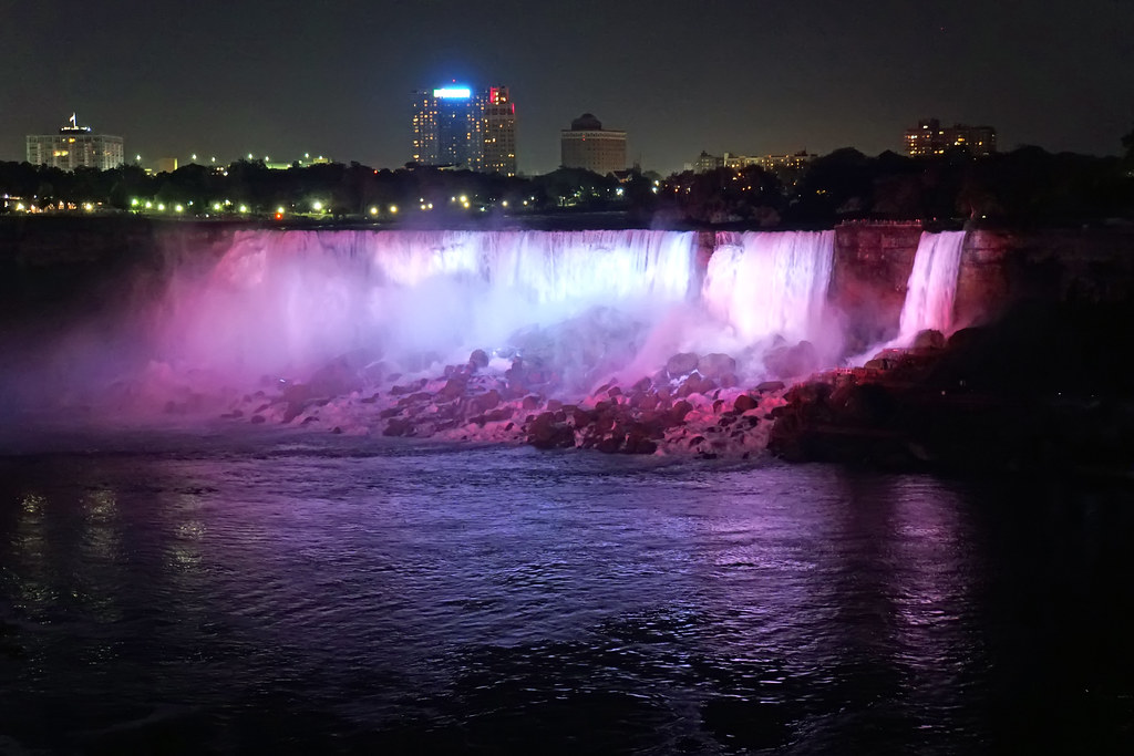 Hotels in Niagara SkyWheel