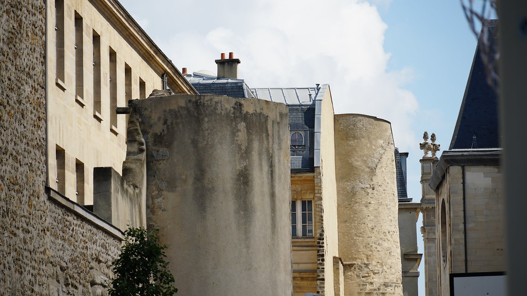 Holiday rentals Rue du Tresor