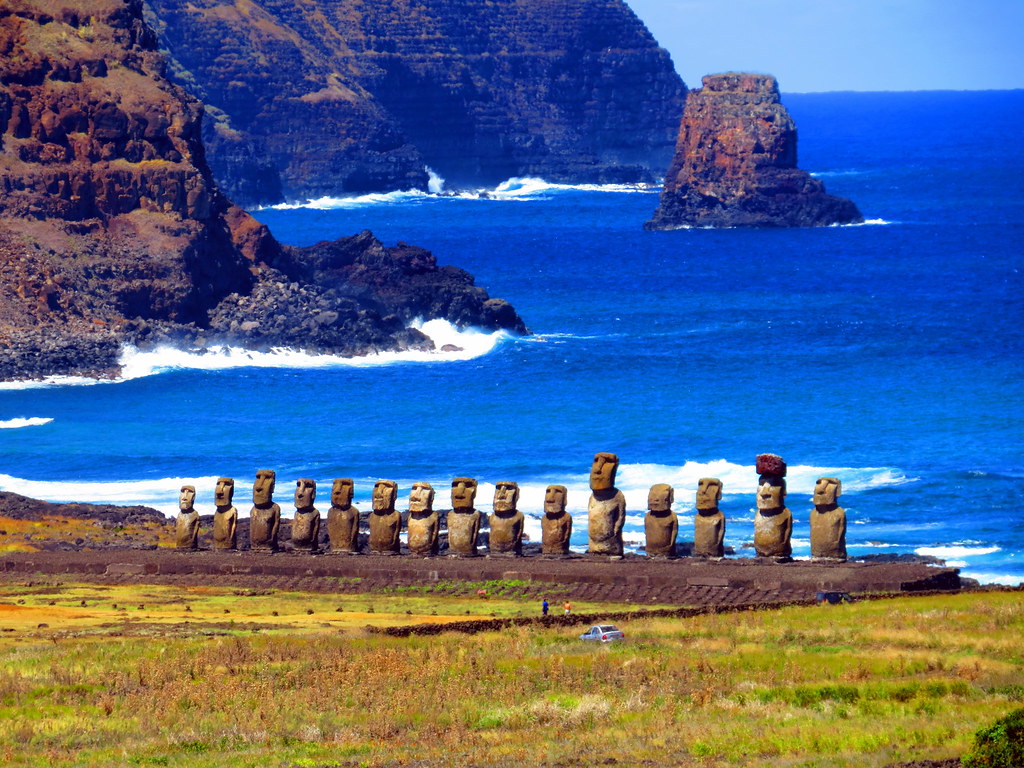 Holiday rentals Rano Raraku