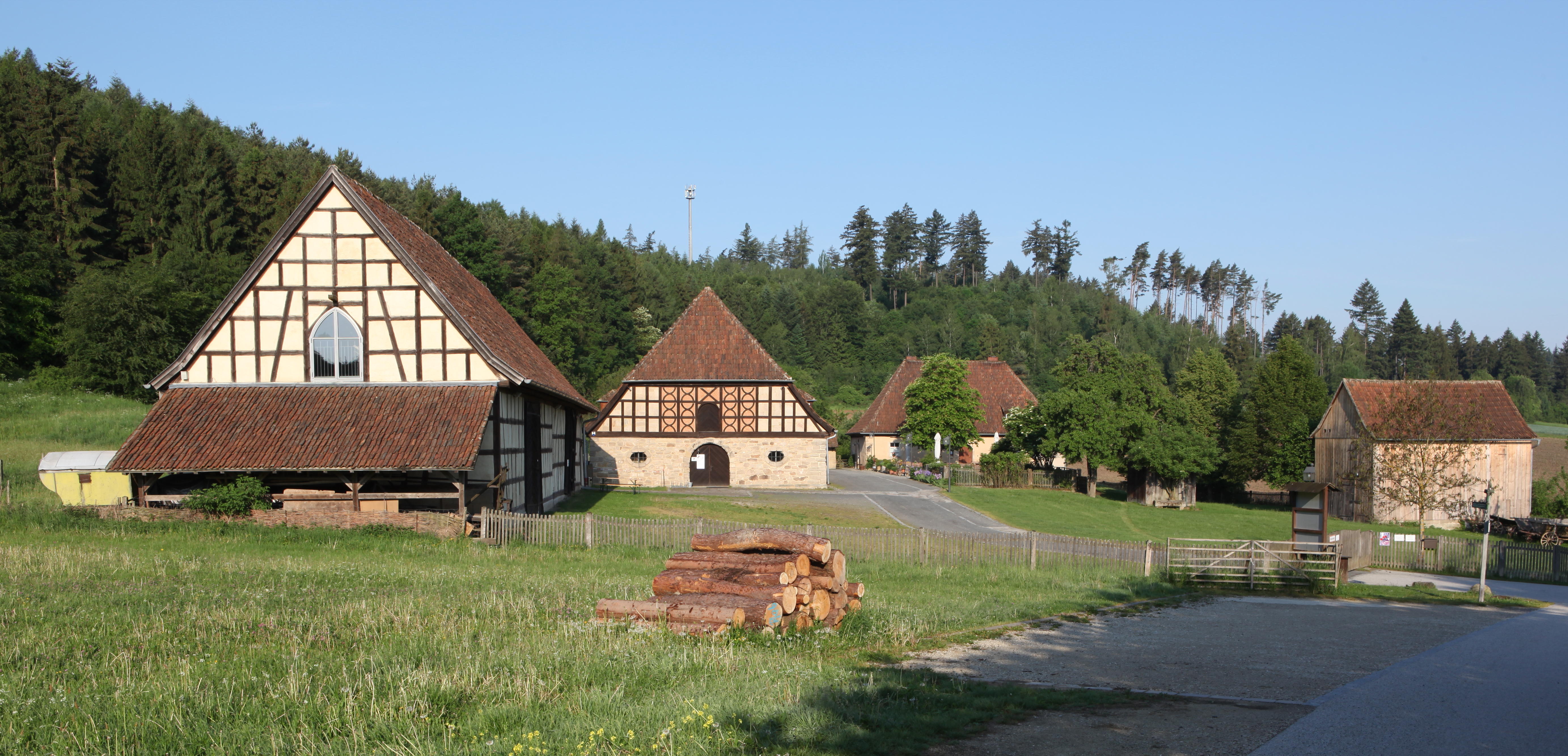 Ferienwohnungen Gerätemuseum Ahorn