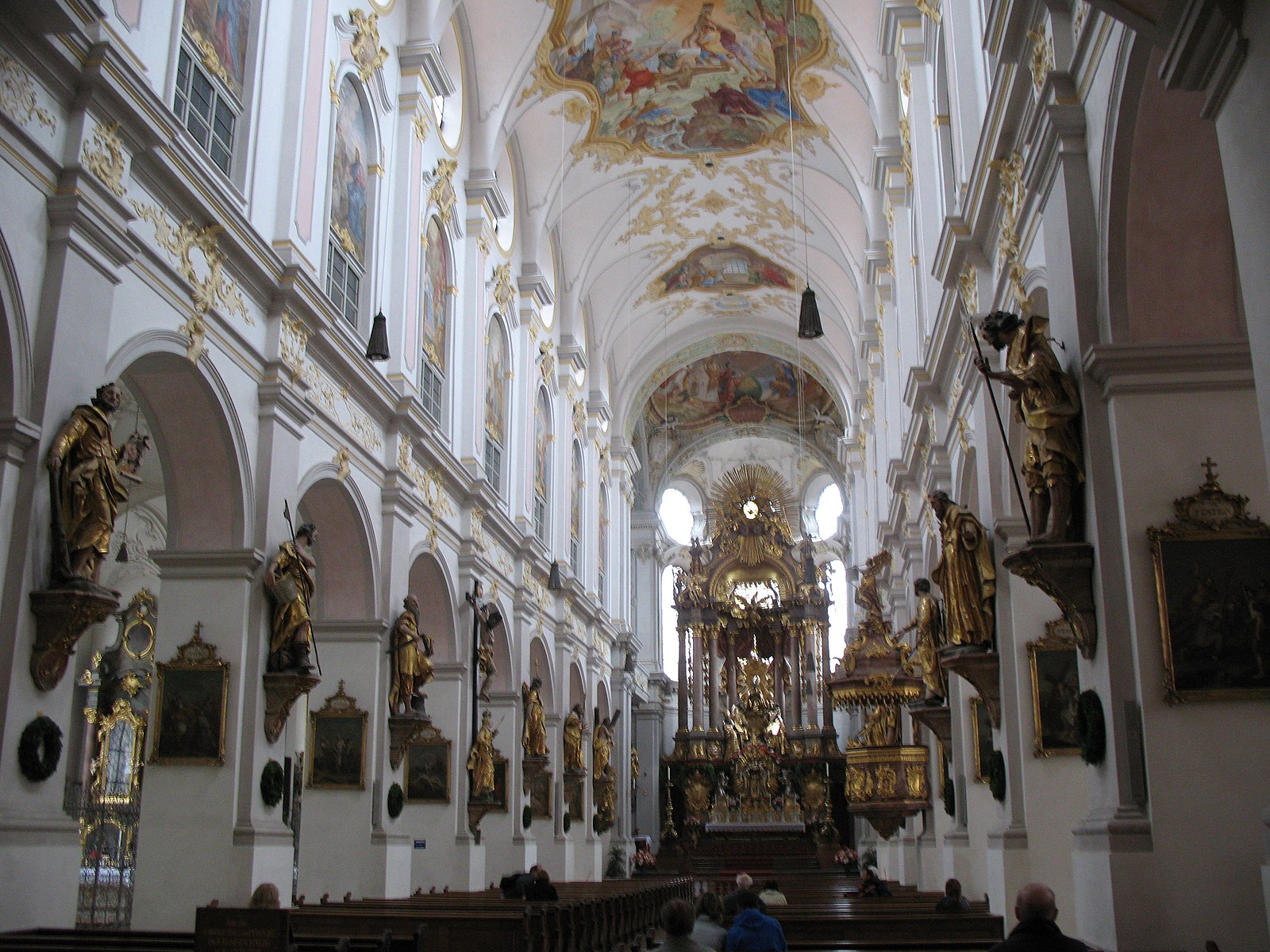 Holiday rentals St. Peter's Church