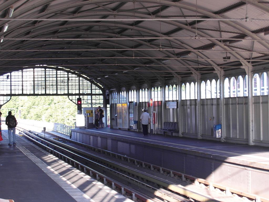 Ferienwohnungen U-Bahnhof Prinzregentenplatz