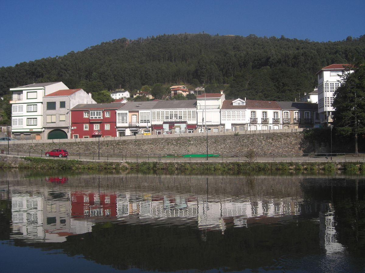 Holiday rentals Neda