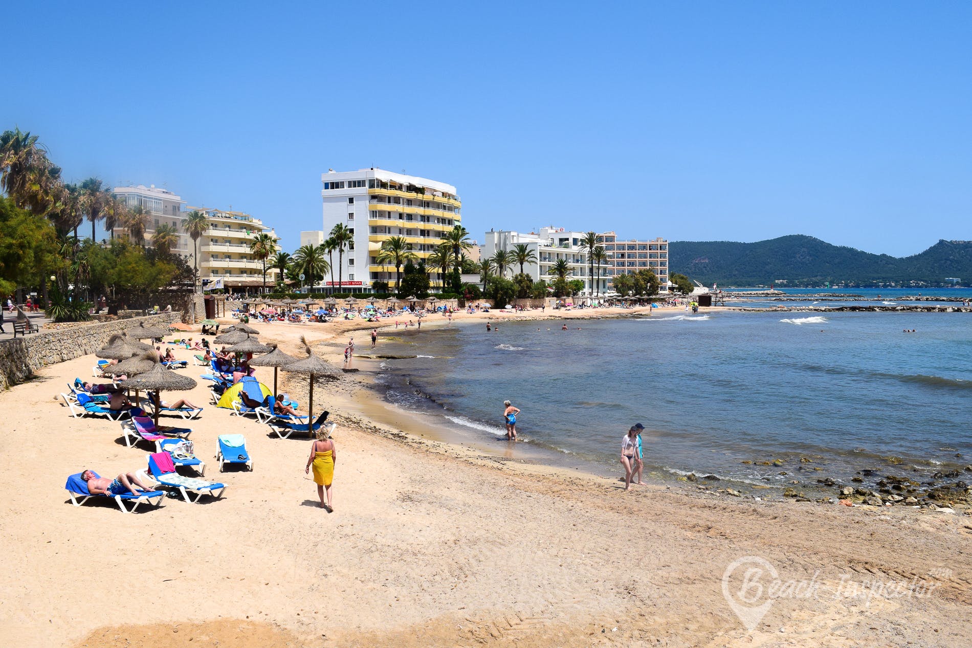 Holiday rentals Cala Bona