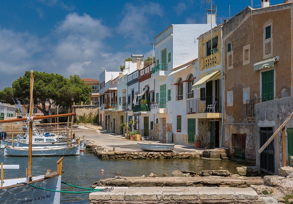 Holiday rentals Portocolom