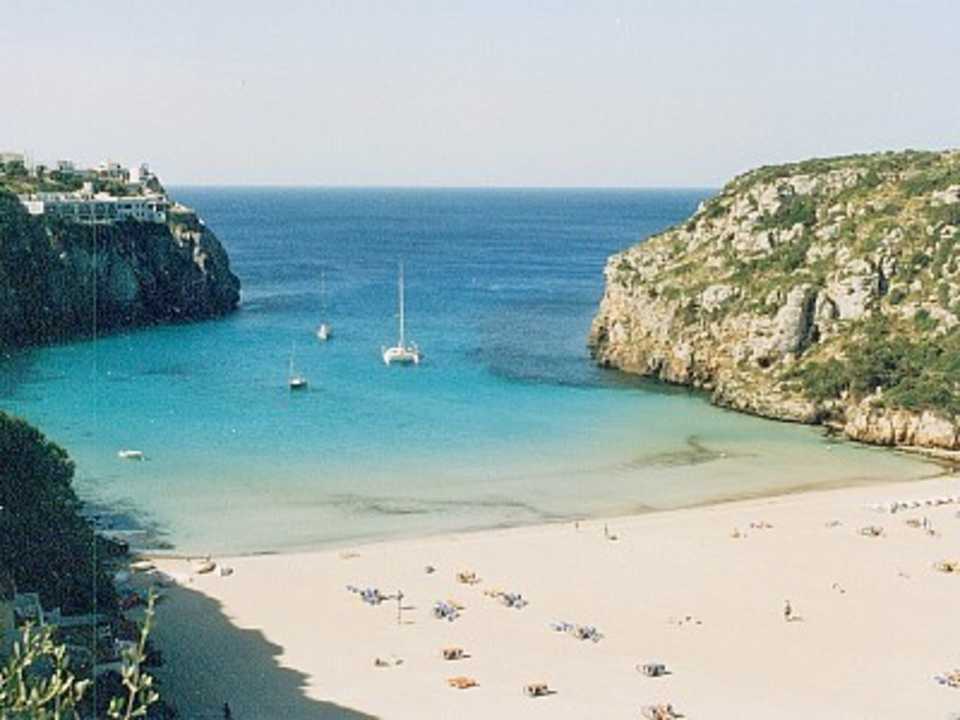 Holiday rentals Cala'n Porter