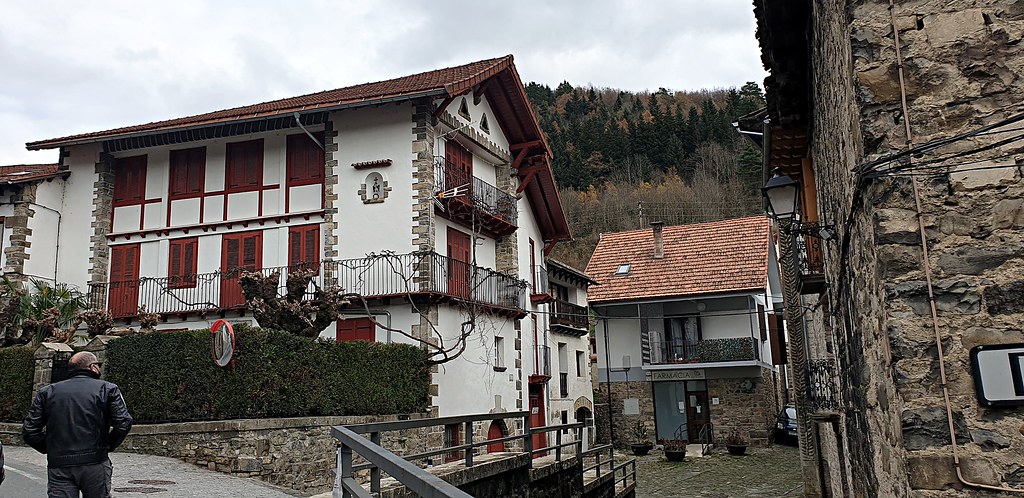 Holiday rentals Isaba