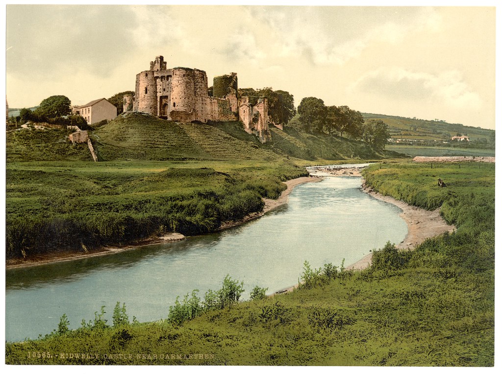 Holiday rentals Carmarthen Castle