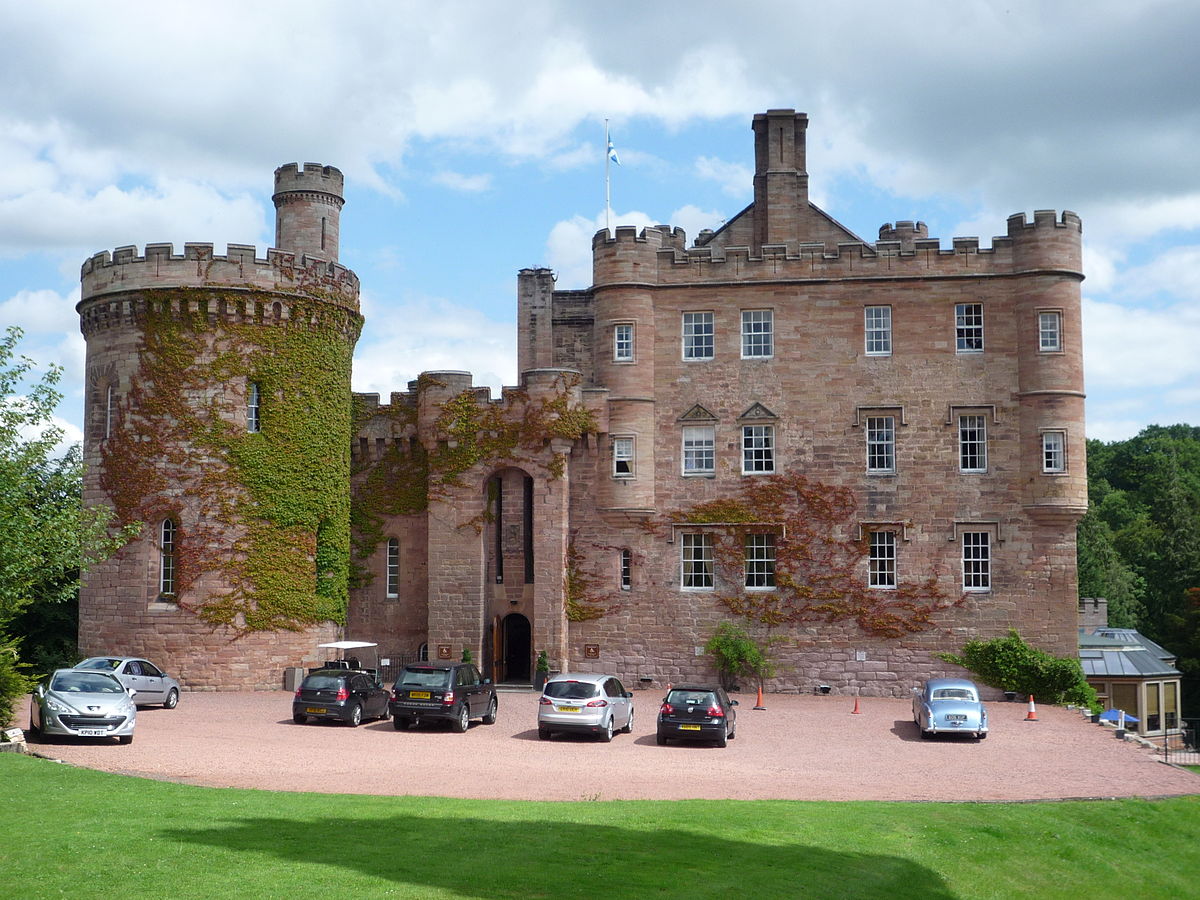 Hotels in Dalhousie Castle