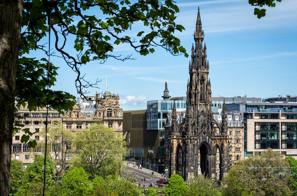 Hotels in Scott Monument