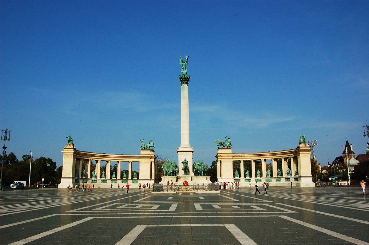 Hotels in Heroes' Square