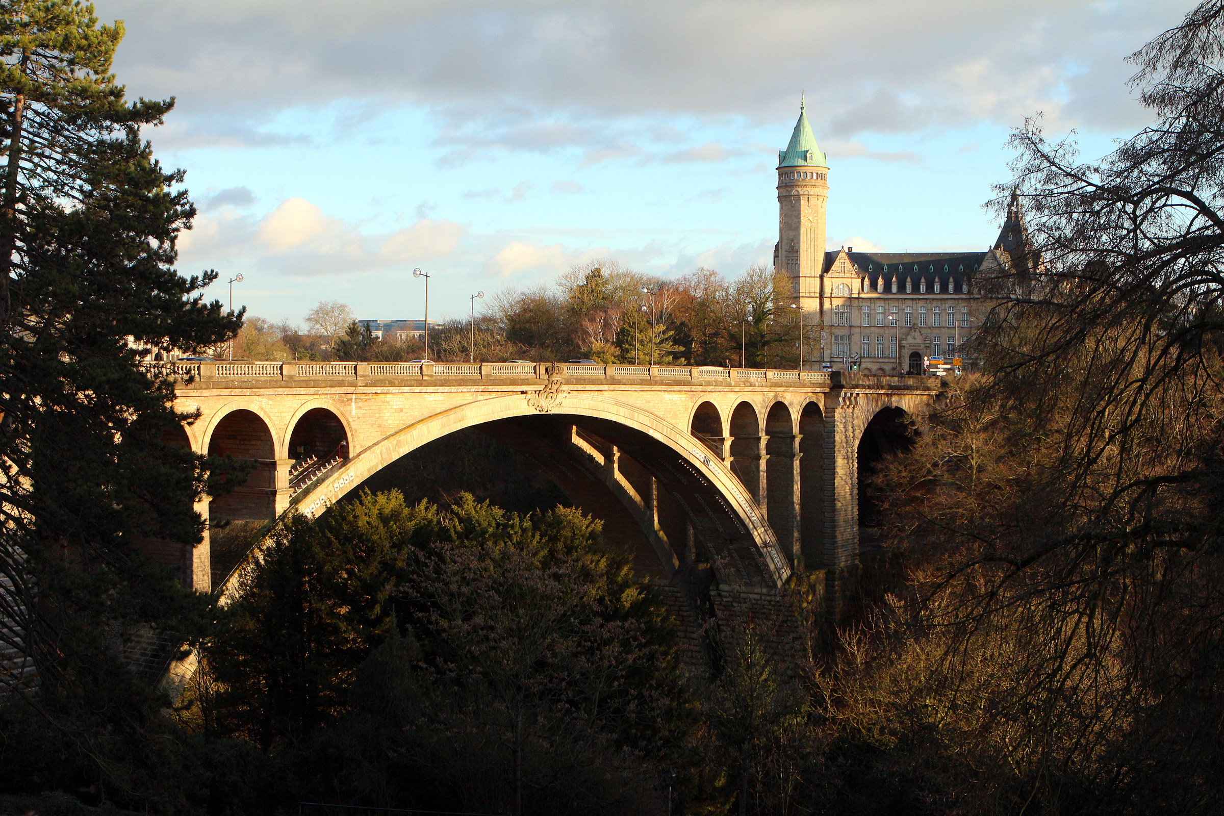 Holiday rentals Adolphe Bridge
