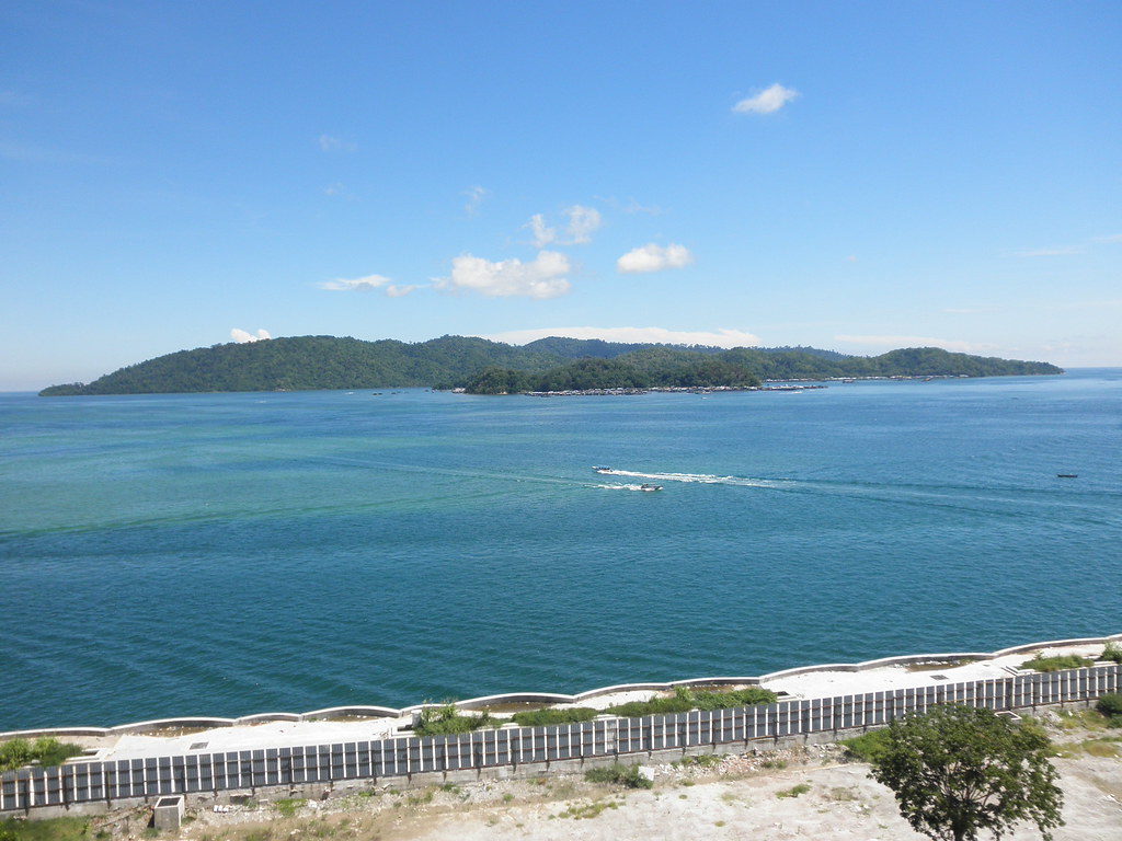 Holiday rentals Gaya Island