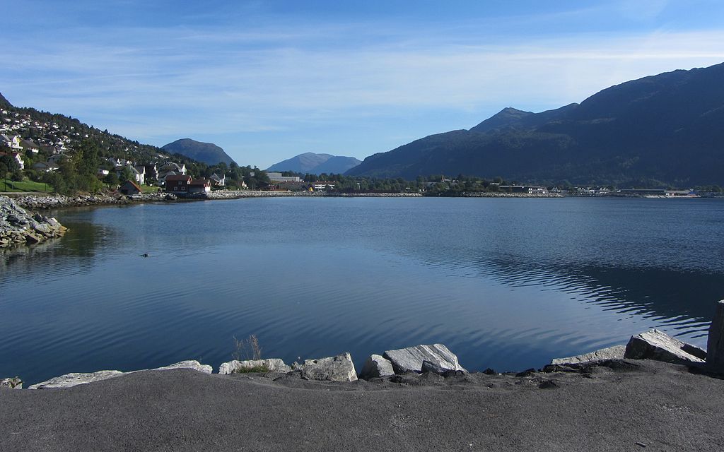 Holiday rentals Nordfjordeid