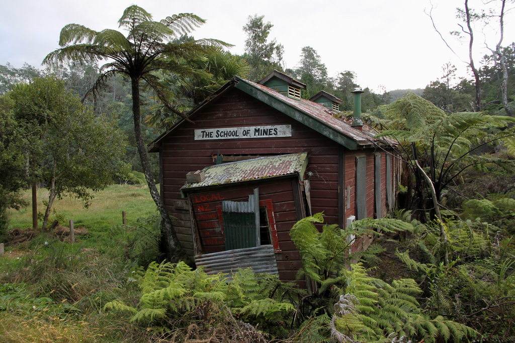 Hotels in Waikino