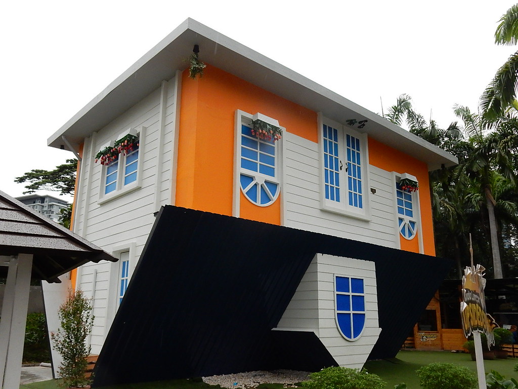 Holiday rentals Upside-down house