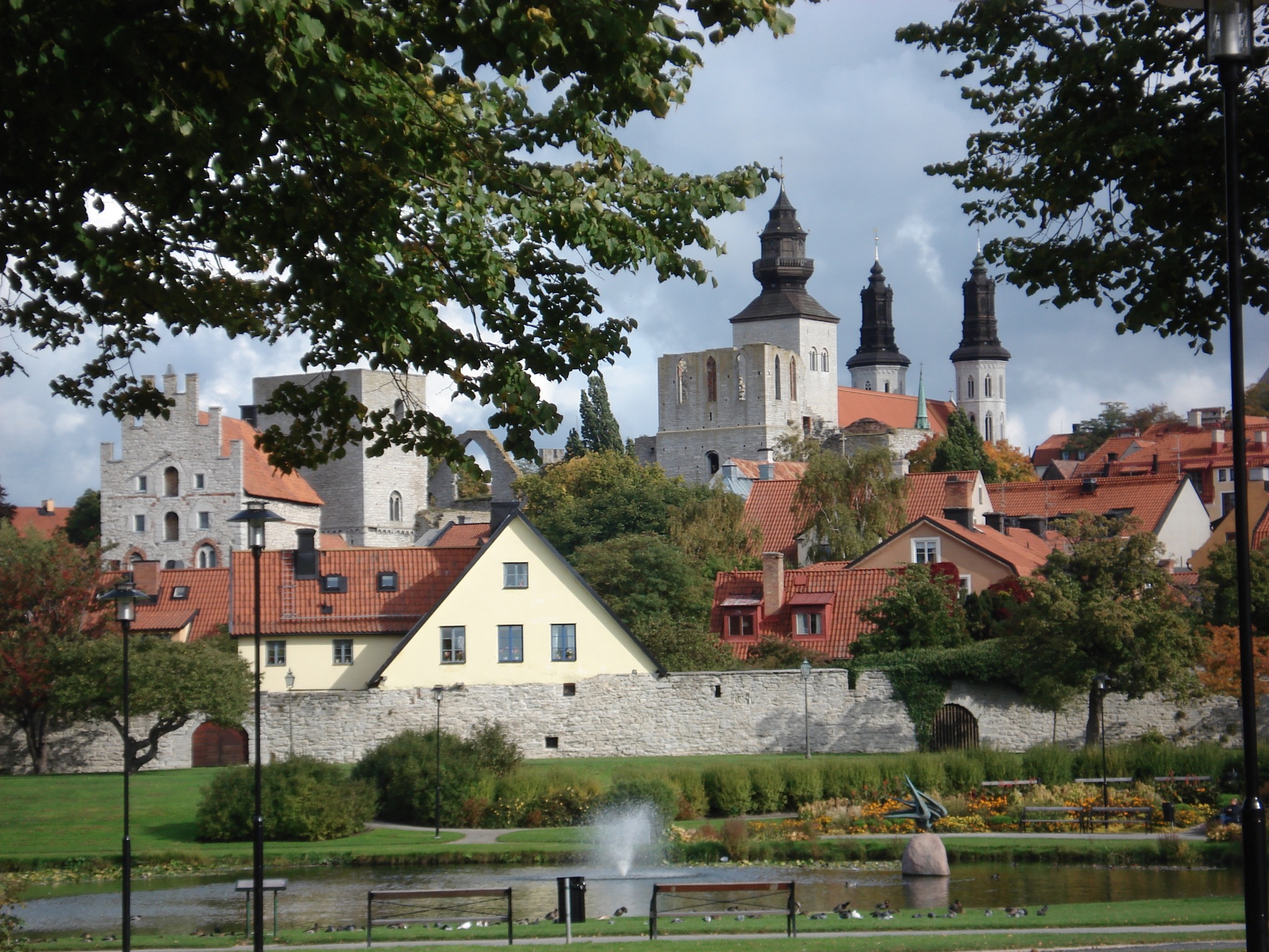Holiday rentals Almedalen Park