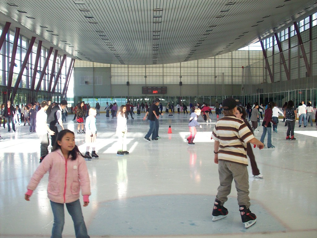 Hotels in Yerba Buena Ice Skating and Bowling Center