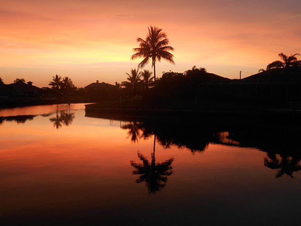 Holiday rentals Cape Coral