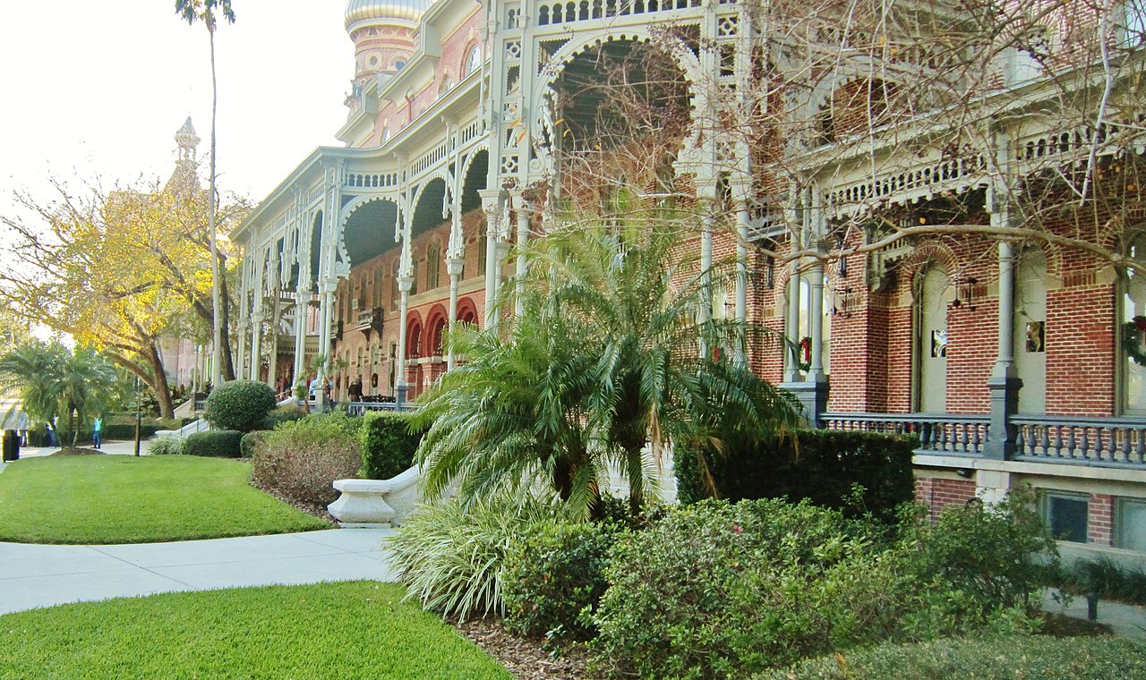 Holiday rentals University of Tampa