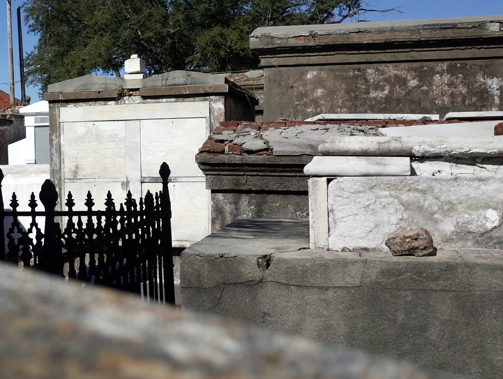 Hotels in St. Louis Cemetery