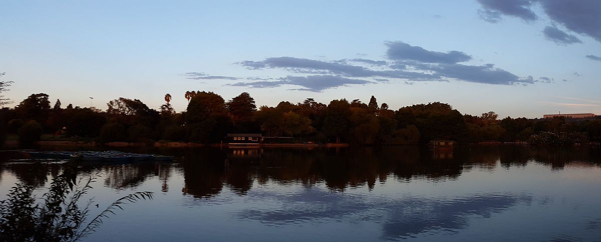 Holiday rentals Zoo Lake