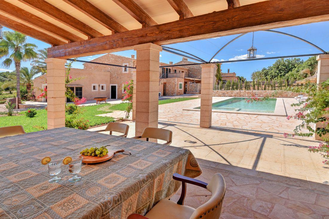 Holiday house with private pool for 12 persons approx. 350 m2