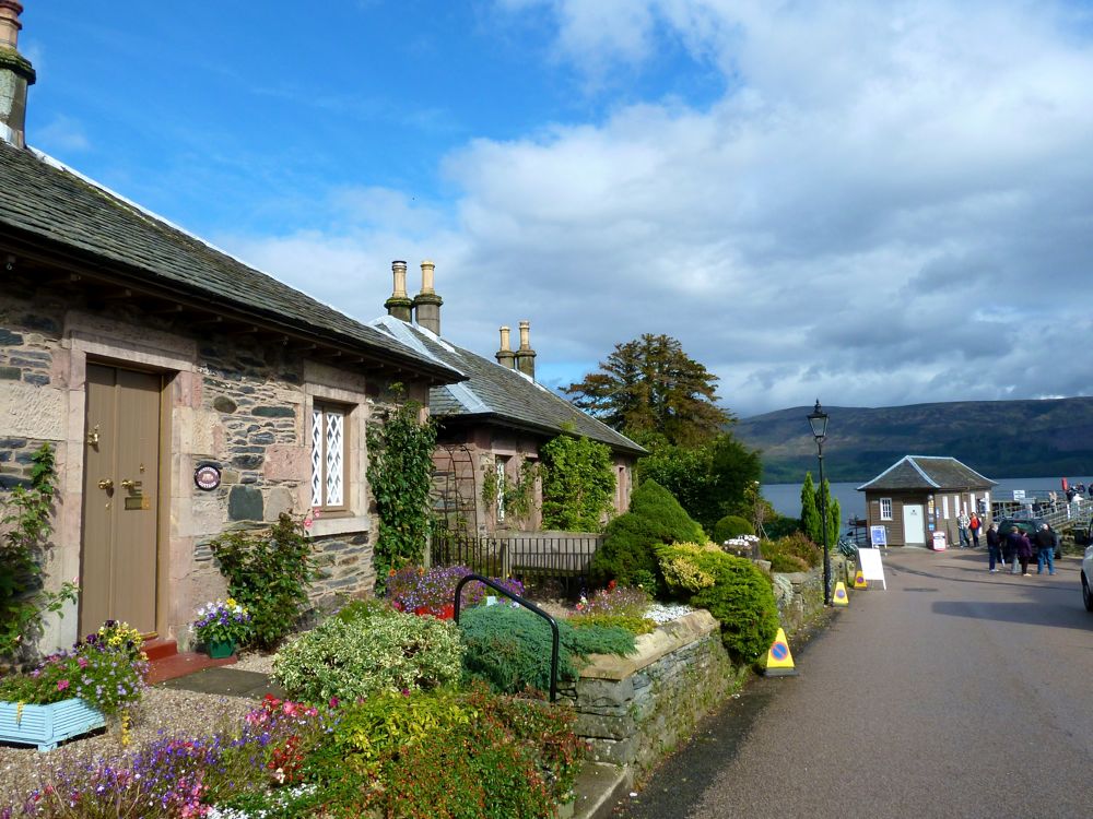 Holiday rentals Luss