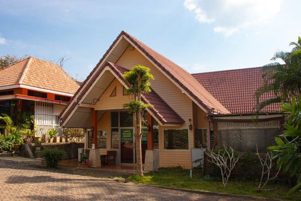 Lanta​ Village​ Resort