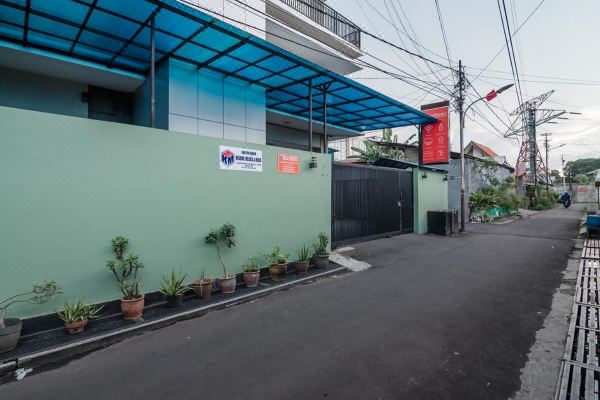 RedDoorz Plus near Semanggi