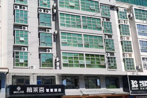 White Shamulai Smart Hotel
