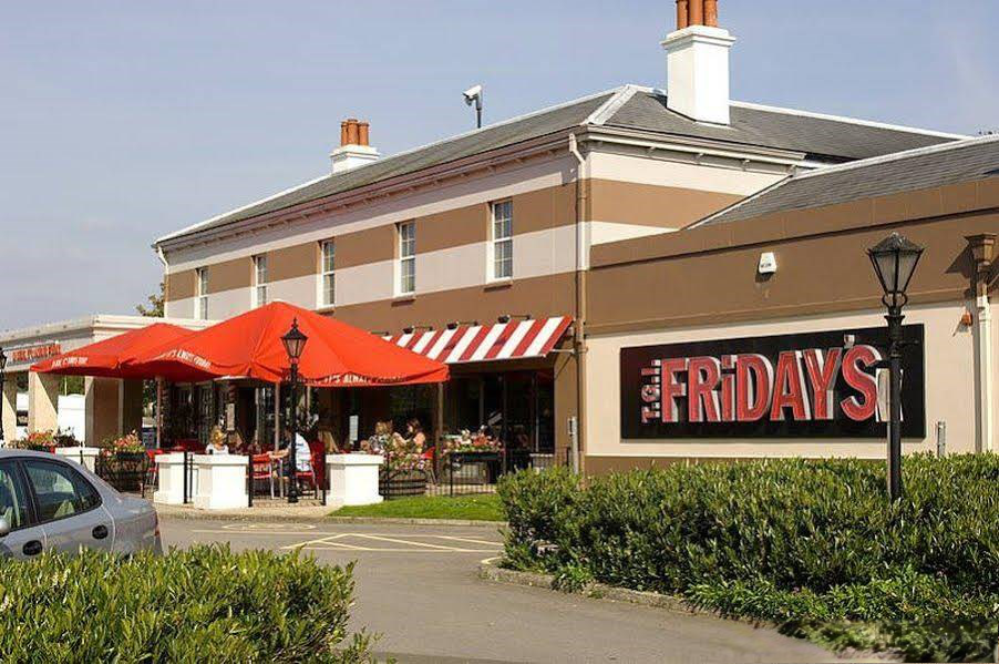 Premier Inn Cheltenham Central (West/A40) Hotel