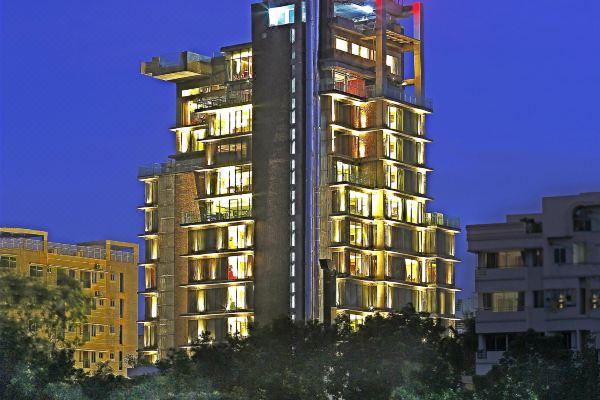 Six Seasons Hotel