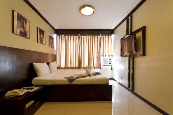 Richmond Plaza Hotel