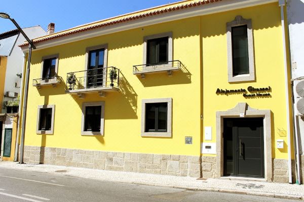 Alojamento Girassol - Quartos Com WC Privativo