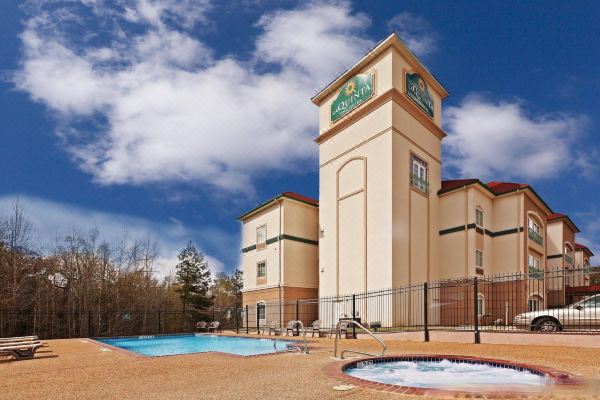 La Quinta by Wyndham Palestine
