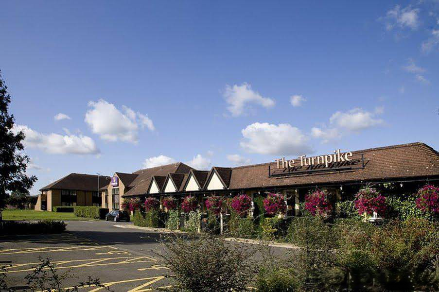 Premier Inn Northampton West (Harpole)