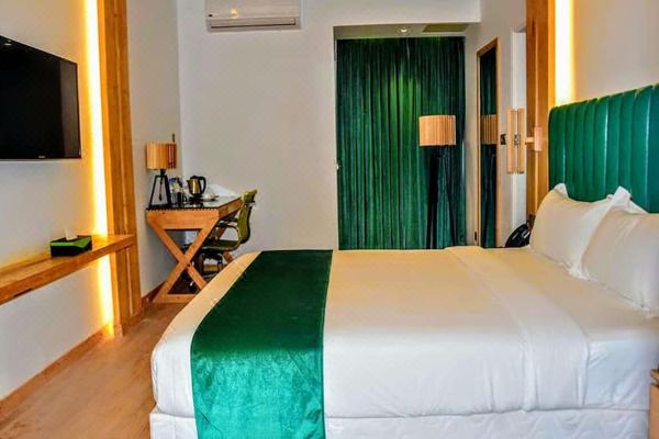 Grace Cox Smart Hotel