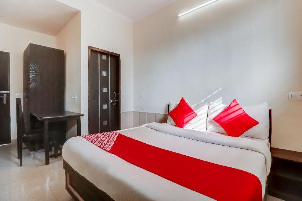 OYO Flaghsip Hotel Sapphire Near Omaxe Gurgaon Mall