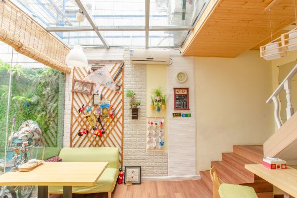 Ad's Home Hostel