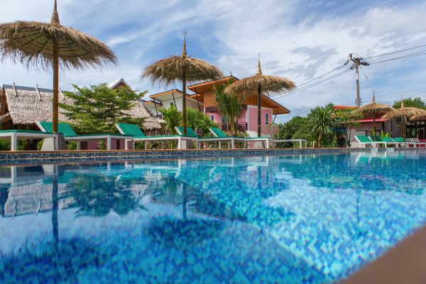 Pinky Bungalow Resort - Sha Extra Plus