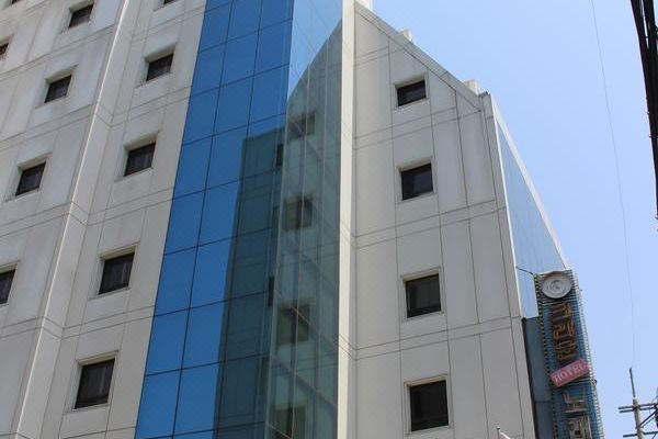 Insadong Crown Hotel