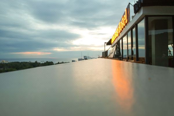 Golden Daisy Hotel