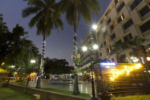 Charoen Hotel