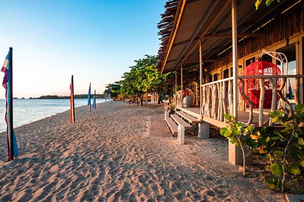 Crusoe Cabins Casobe