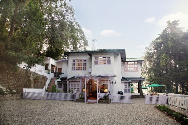 Bhikampur Lodge by Howard