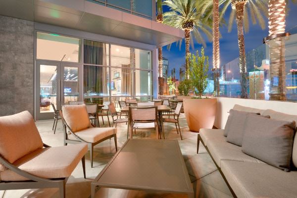 Hampton Inn & Suites Anaheim Resort Convention Center