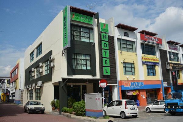Putra One Avenue Hotel