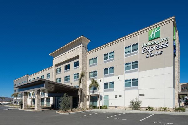 Holiday Inn Express & Suites - Murrieta, an IHG Hotel